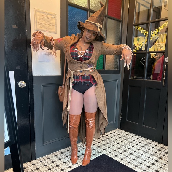 Hot Scarecrow Costume - Picture 3 of 7